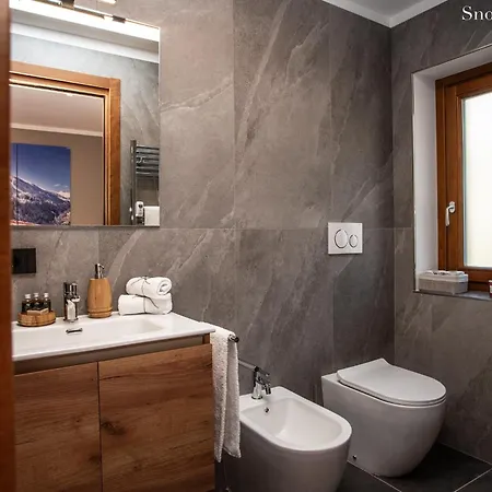 Les Crouses 아파트 발토우르넨체