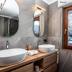 Les Crouses アパート *