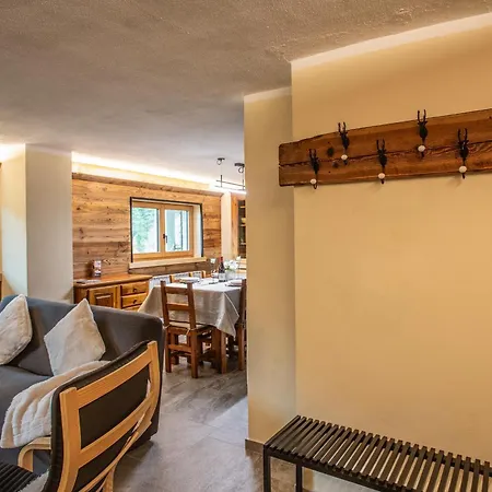 Les Crouses Apartment *